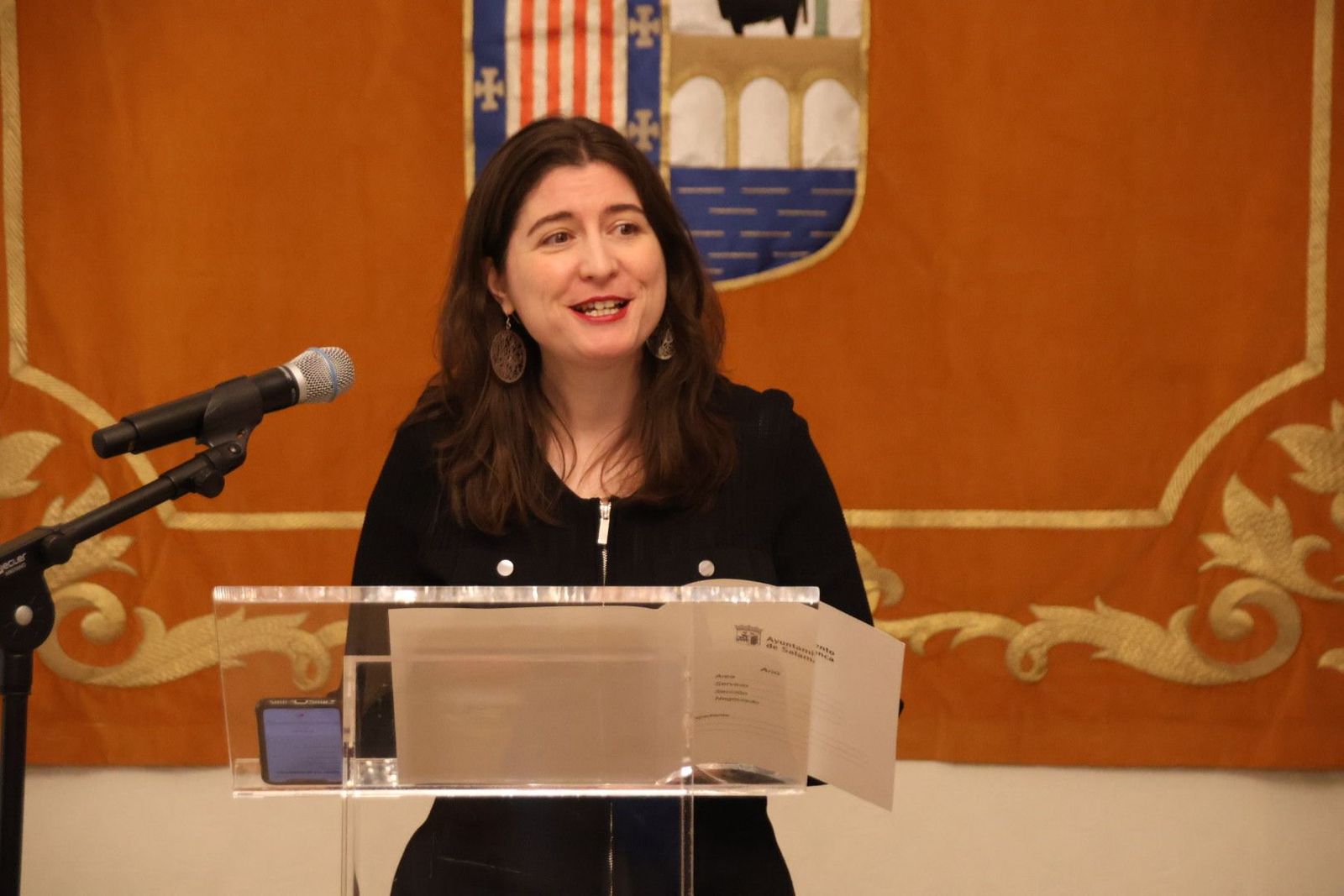 Miryam Rodríguez, en foto de archivo, presentando un nuevo programa municipal de apoyo psicológico para menores