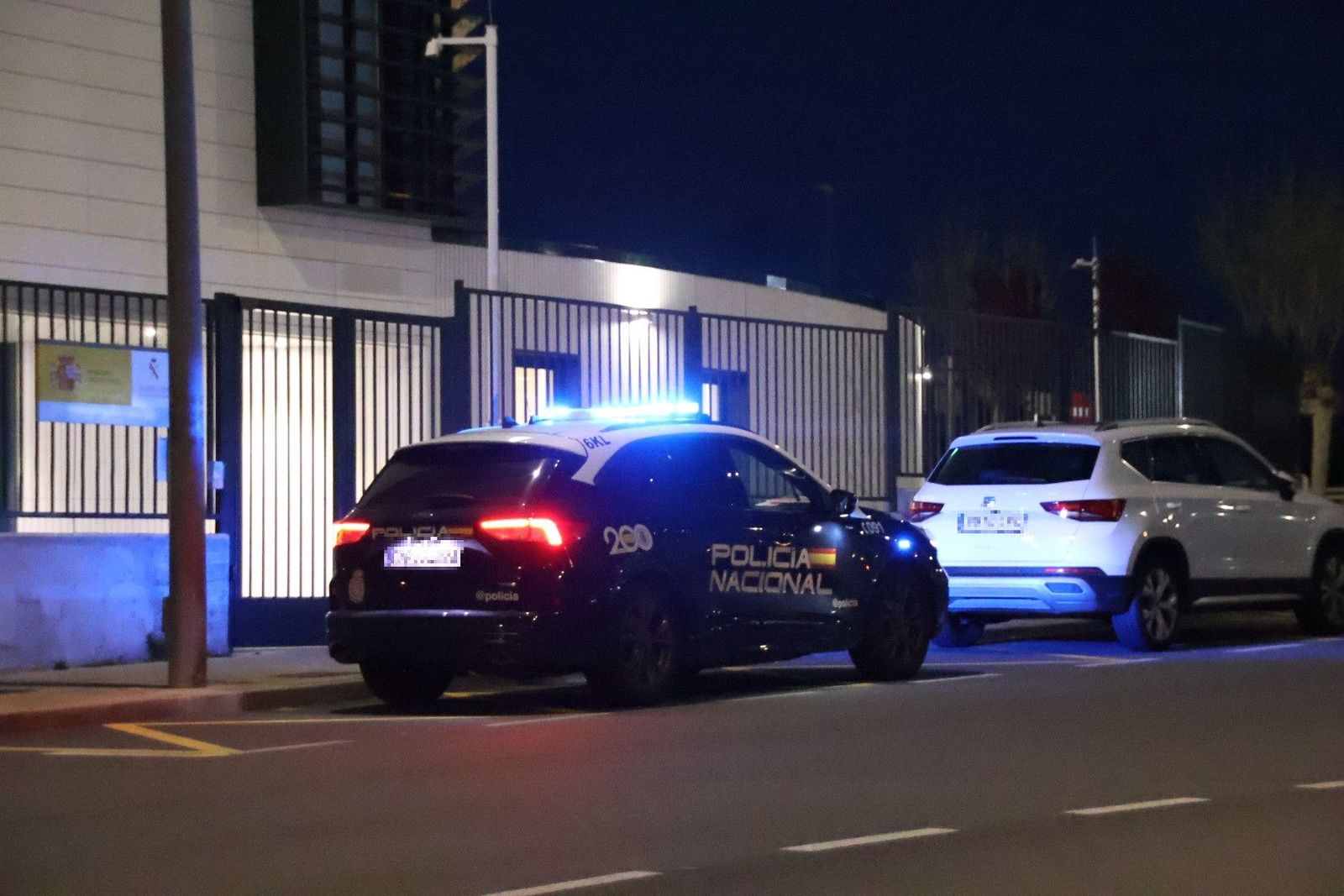 Policía Local y Policía Nacional en el cuartel de la Guardia Civil de Santa Marta (3)