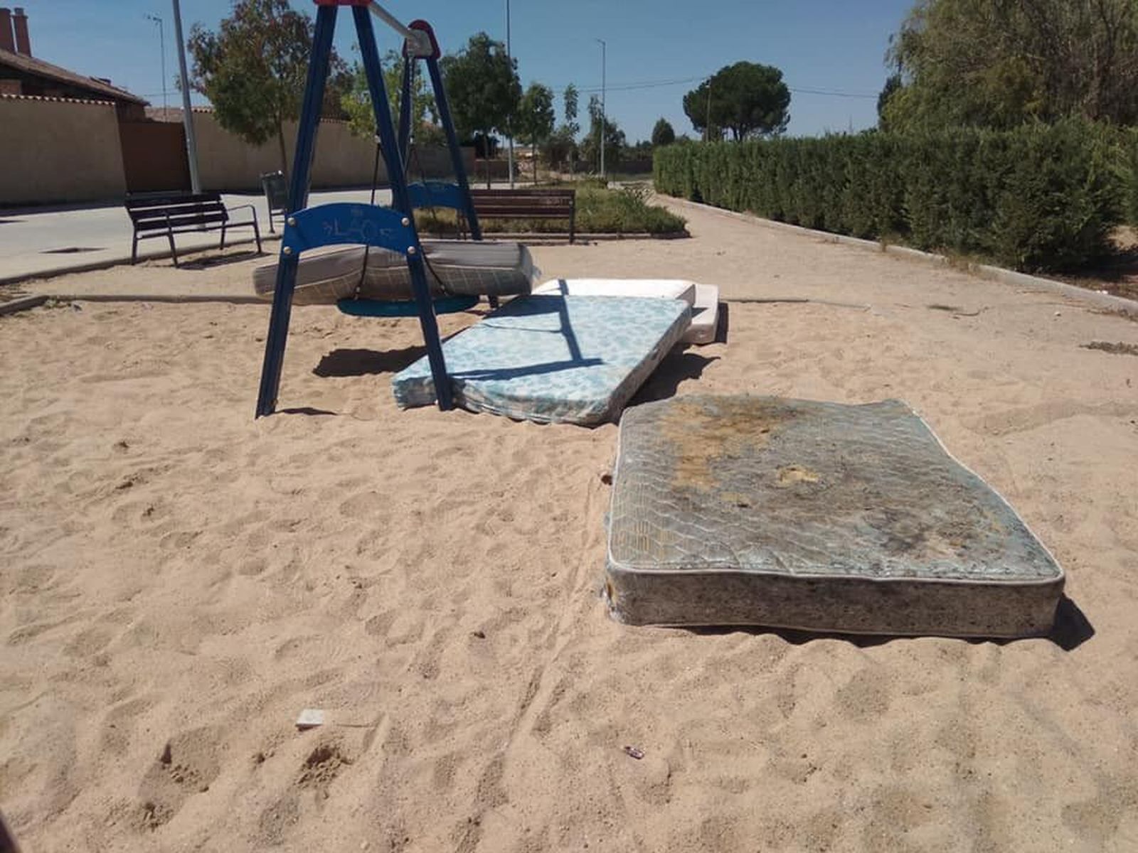 Actos vandalicos monfarracinos (10)