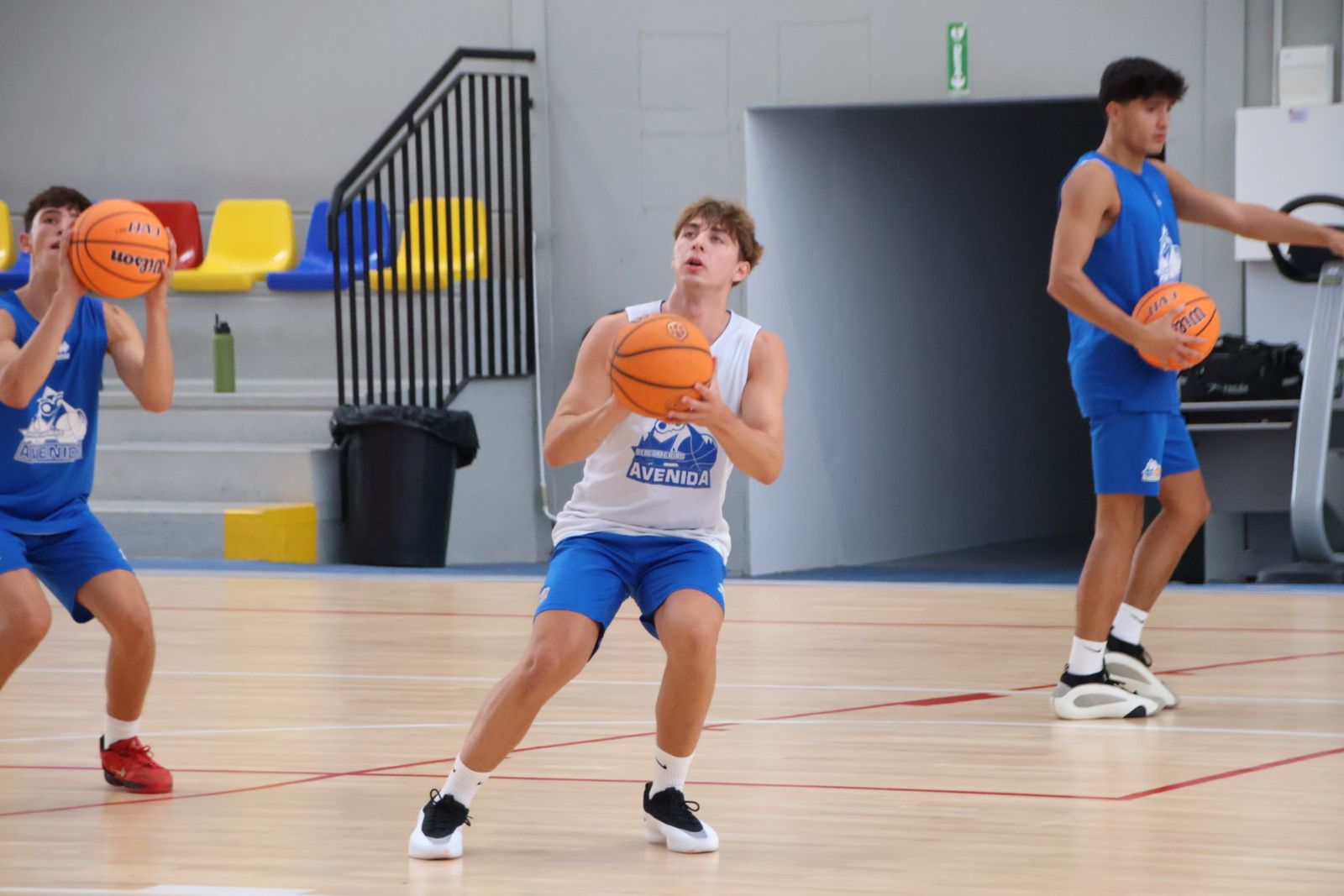 Primer entrenamiento de Perfumerías Avenida de Tercera FEB