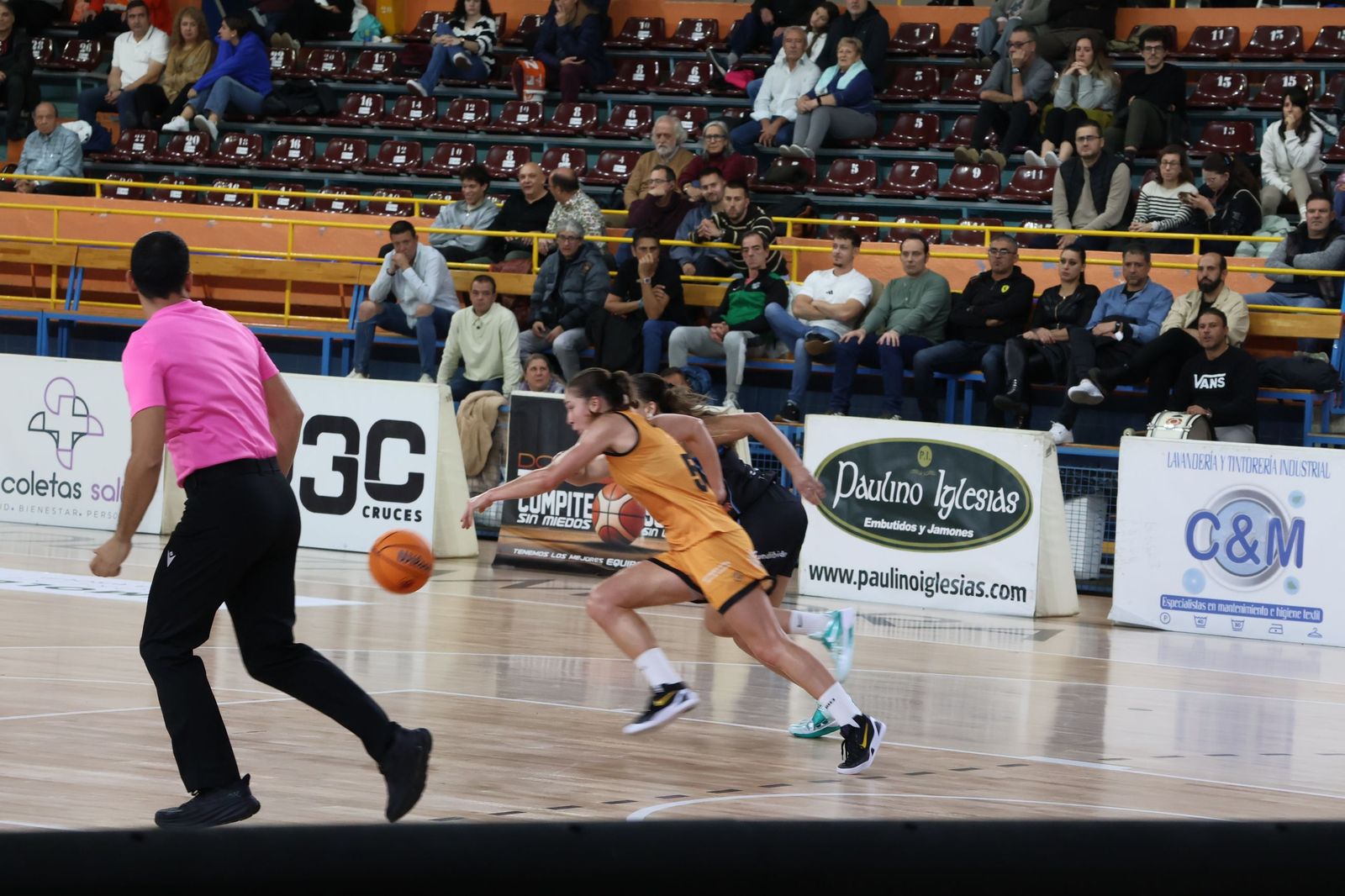 GALERÍA | Encuentro muy ajustado entre el Zamarat y el Domusa Teknik