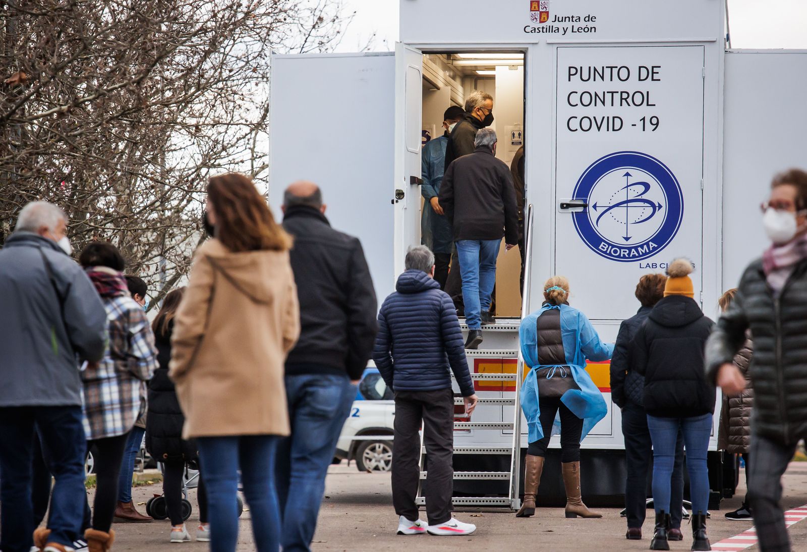Campaña de test de antígenos para diagnóstico de la Covid  19 en una unidad móvil contratada por la Consejería de Sanidad, en Ciudad Rodrigo | Jose Vicente (ICAL)