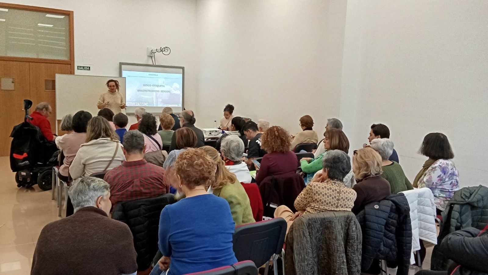 Salamanca refuerza su voluntariado con un taller gratuito para combatir el edadismo