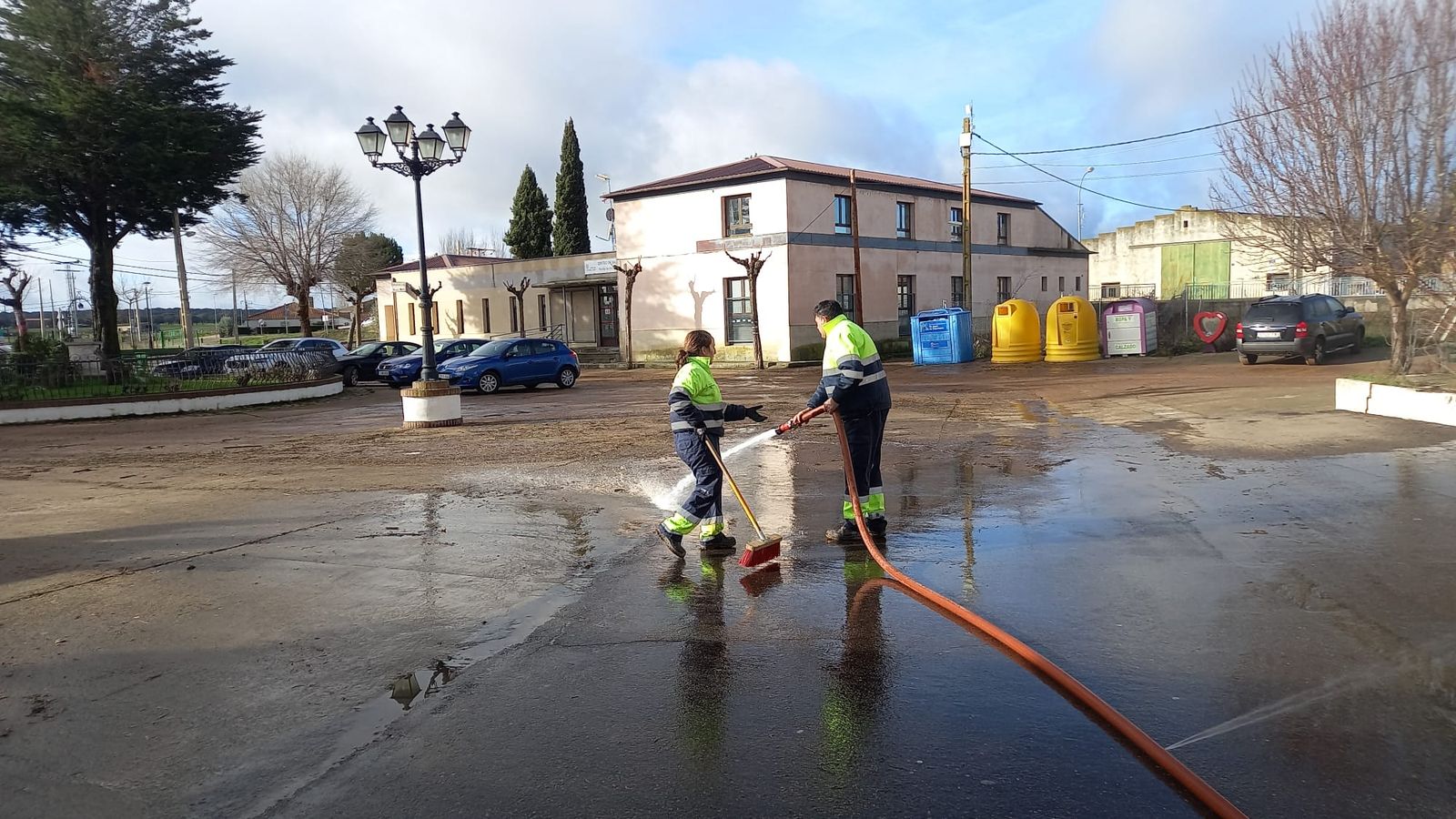 matilla-de-los-canos-limpieza-de-los-danos-por-las-inundaciones