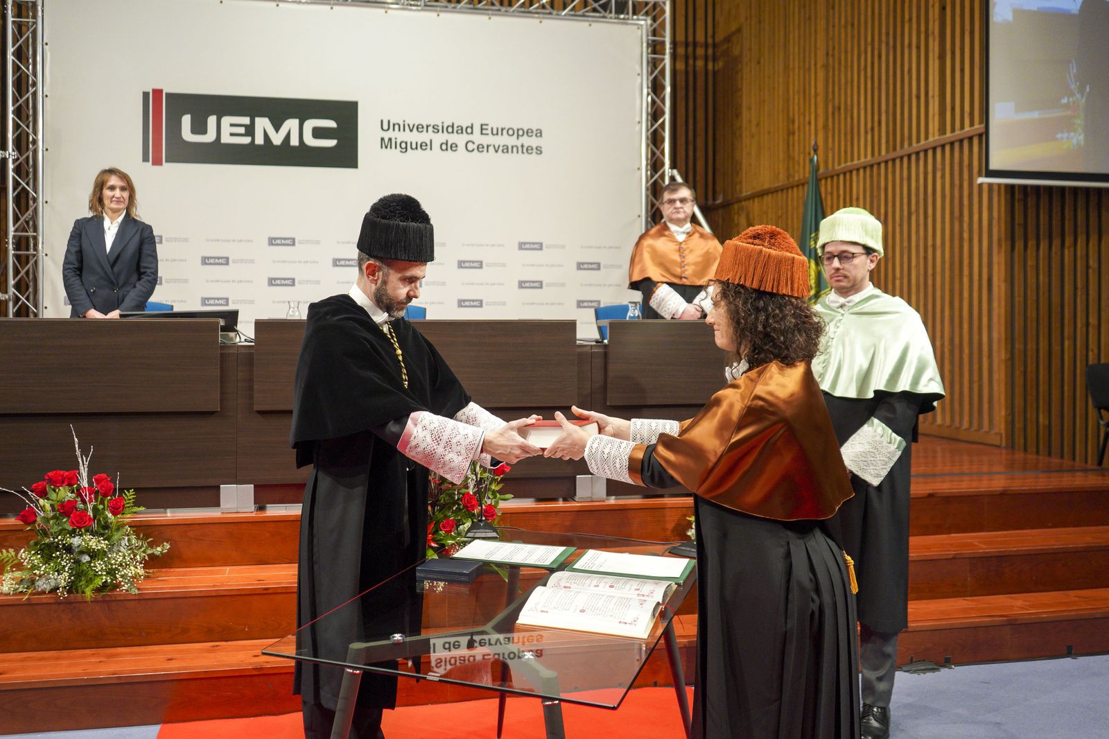 investidura de García Armada como primera Doctora Honoris Causa de la Universidad Europea Miguel de Cervantes