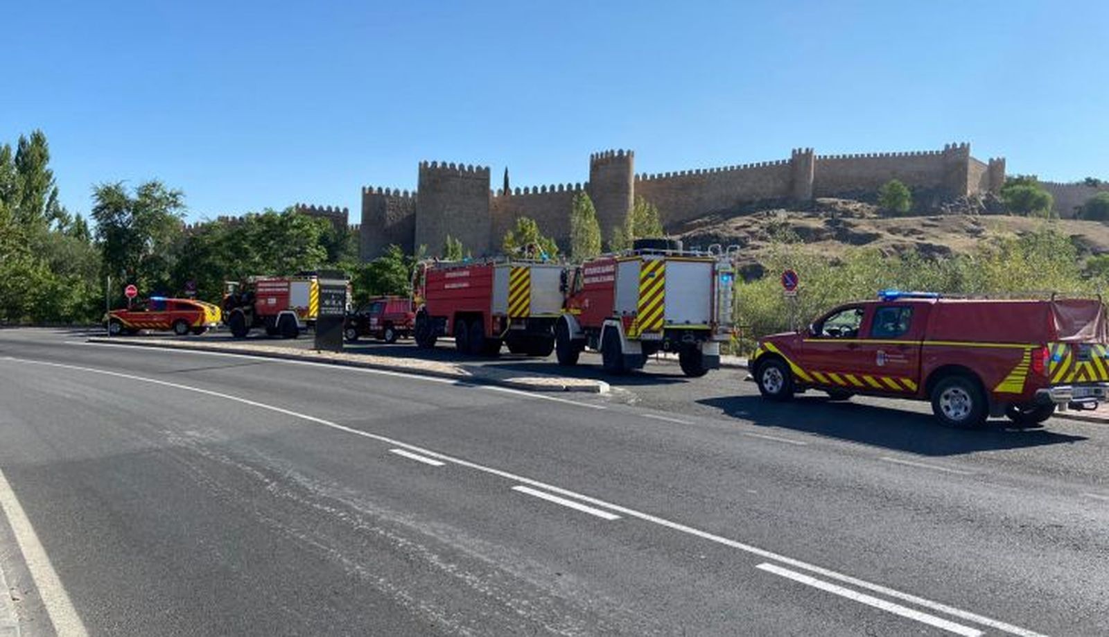 Bomberos de la Diputación colaboran en el incendio de Ávila 