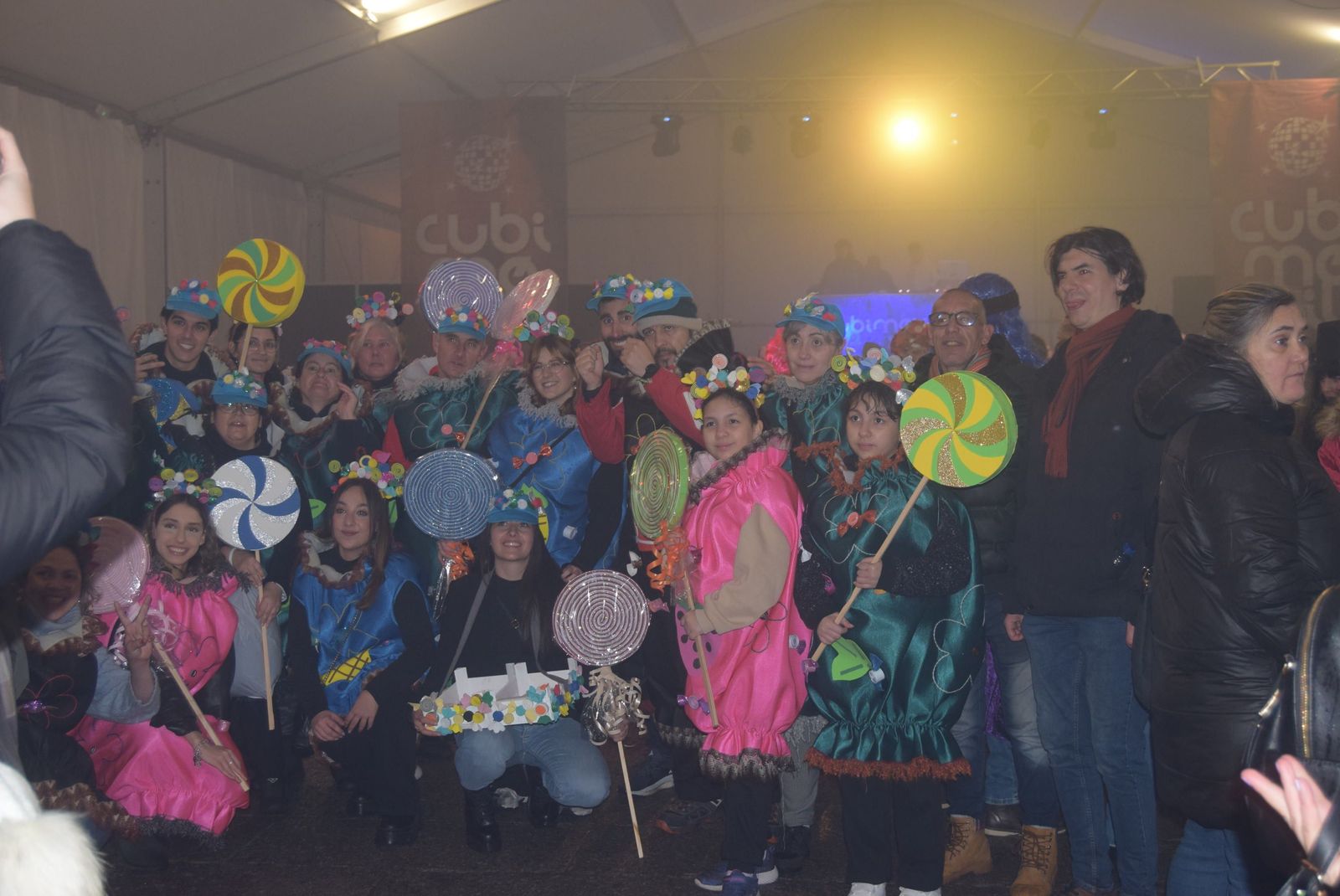 Grupo de personas vestidas de caramelos. Domingo de Carnaval en Zamora 2025.