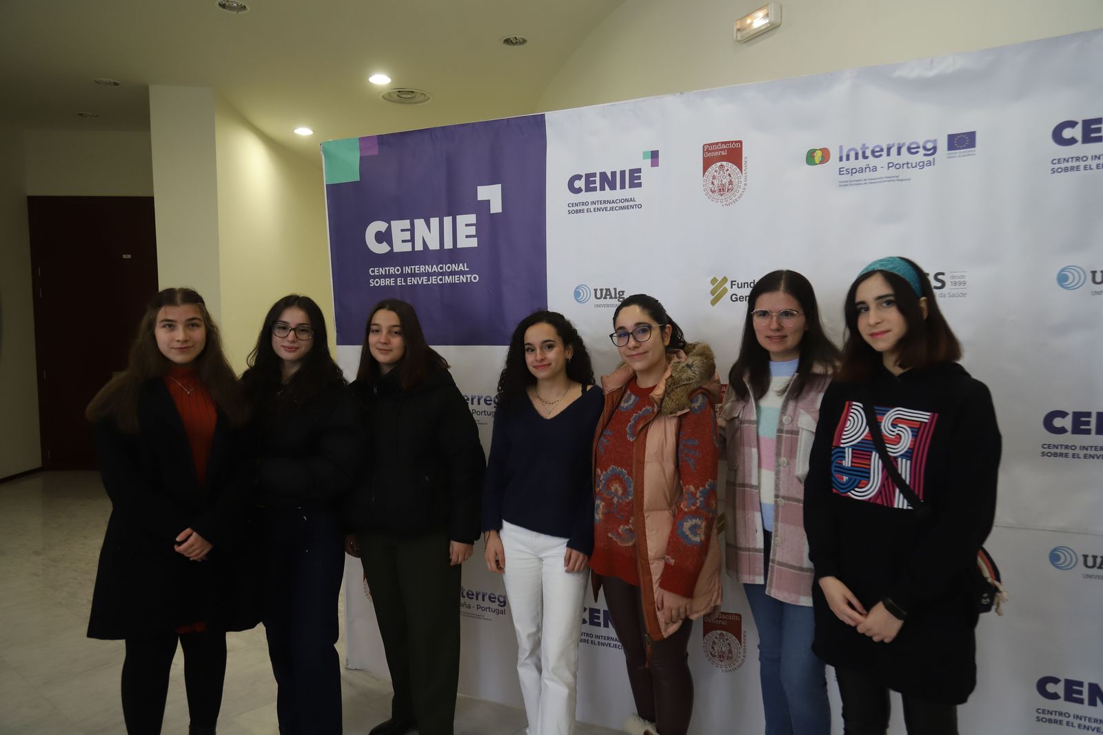 Victoria Abad, a la derecha, junto a otras compañeras participantes en el proyecto Soliedad