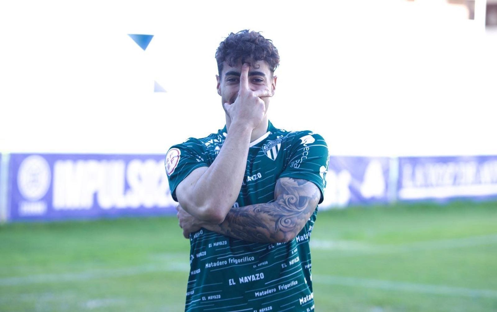 Caramelo celebra su gol ante el Real Avilés | FOTO CD GUIJUELO