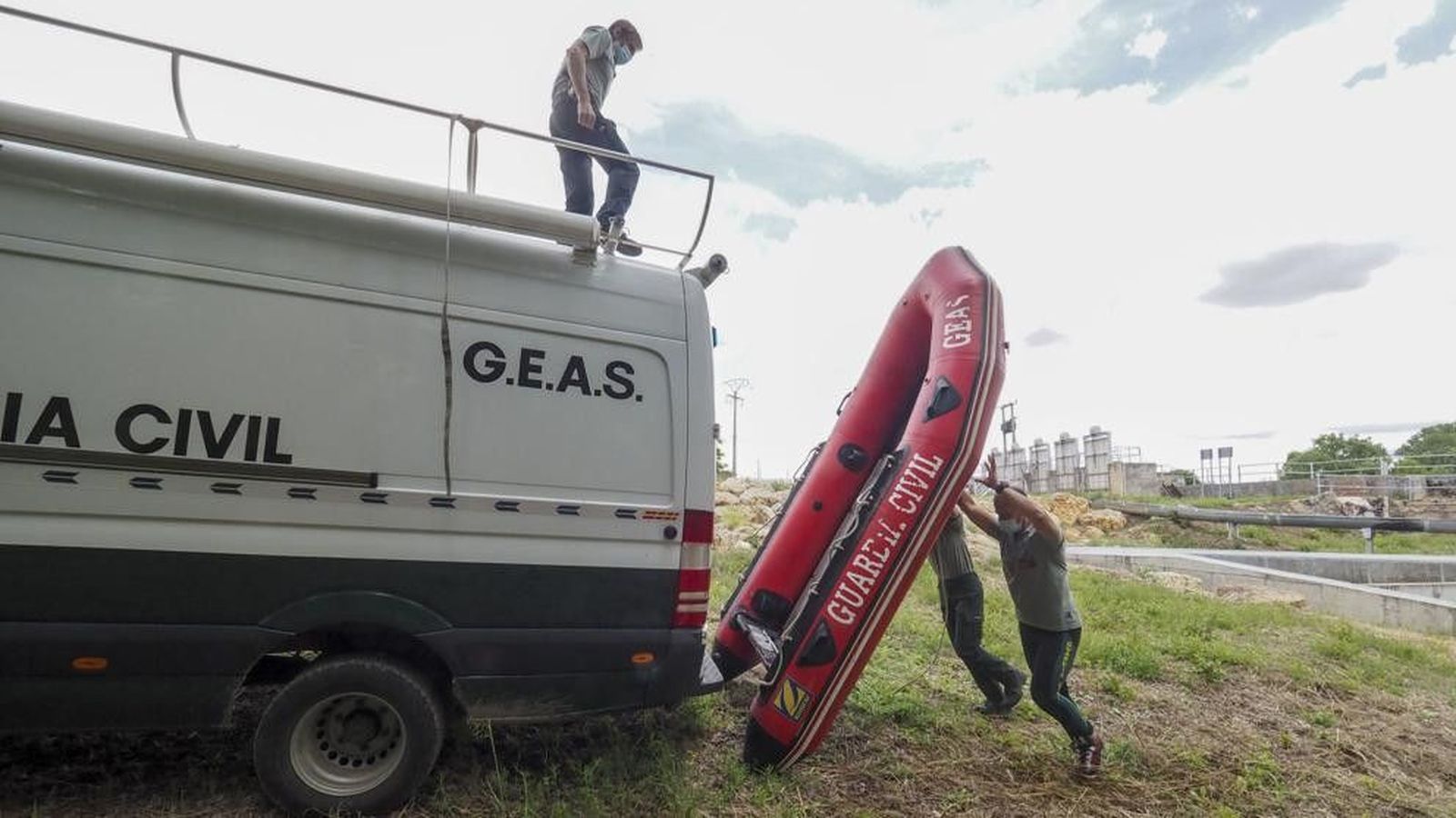 EuropaPress 3184738 agentes seprona guardia civil preparan lancha tareas busqueda cocodrilo fue 20200608155025 kpuH U481697296191PRF 992x558@LaVanguardia Web