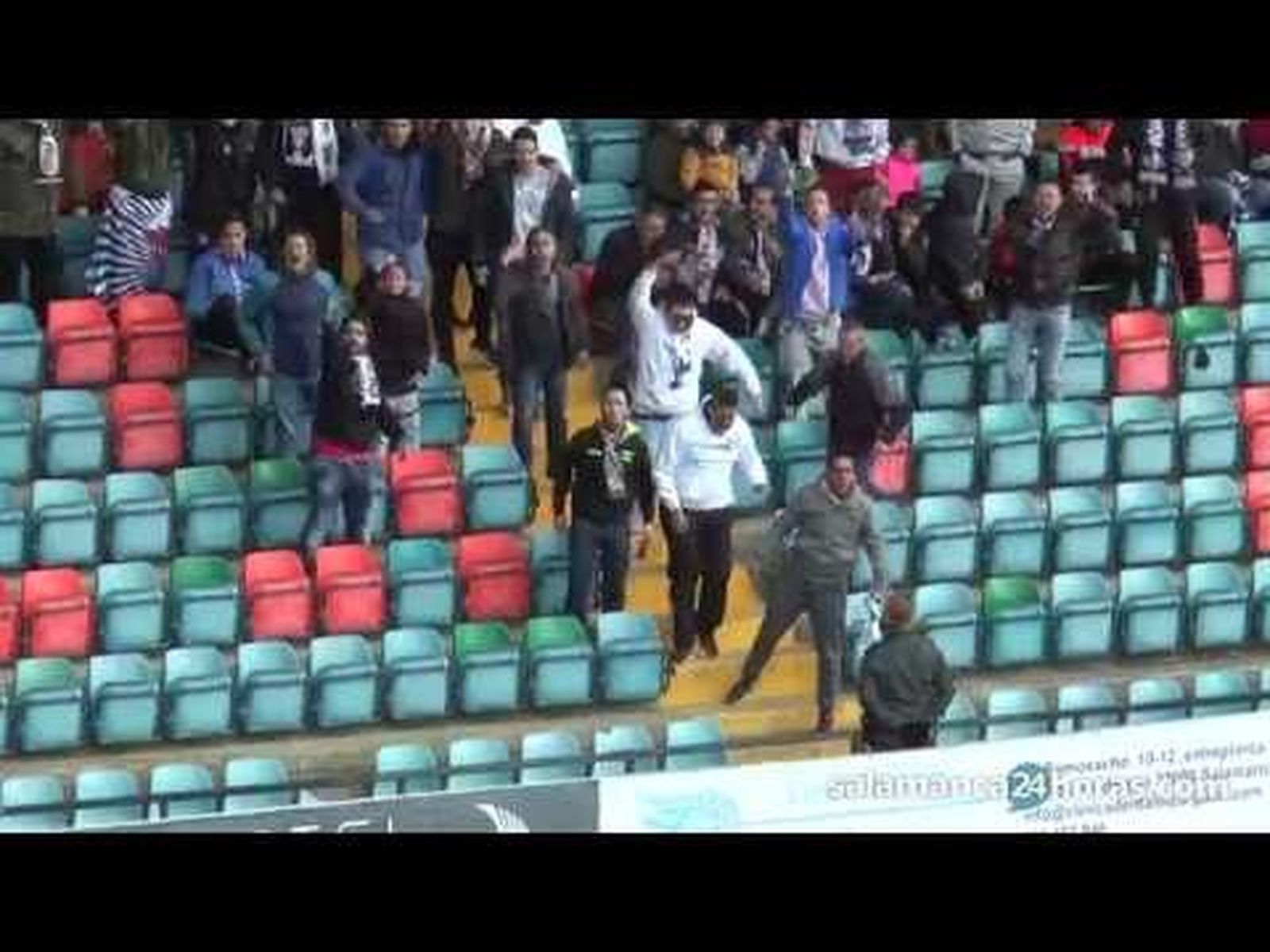 Gritos de "jugadores violadores" en el Salmantino - Arandina