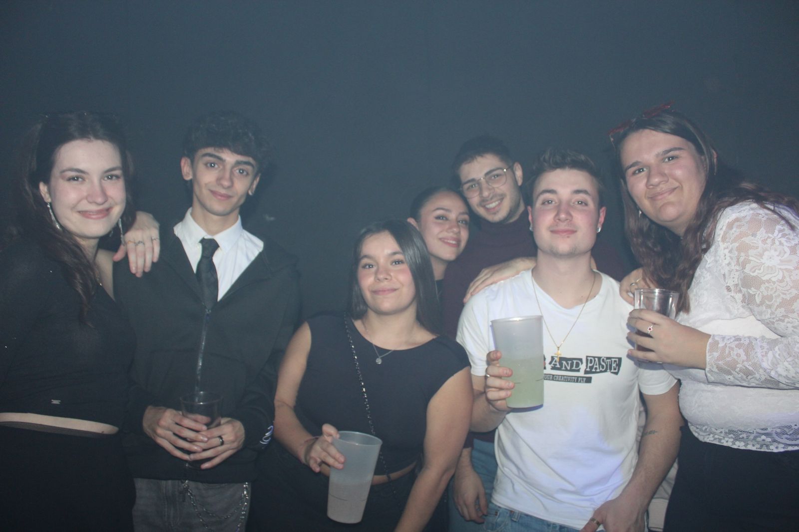 El Fin de Año Universitario continua por los bares de la capital del Tormes tras las doce campanadas