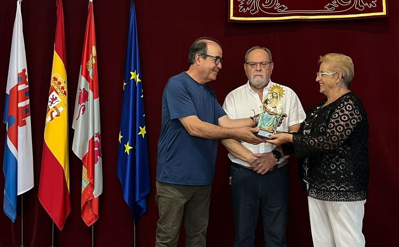 Fermoselle cruza fronteras de la mano de su patrona