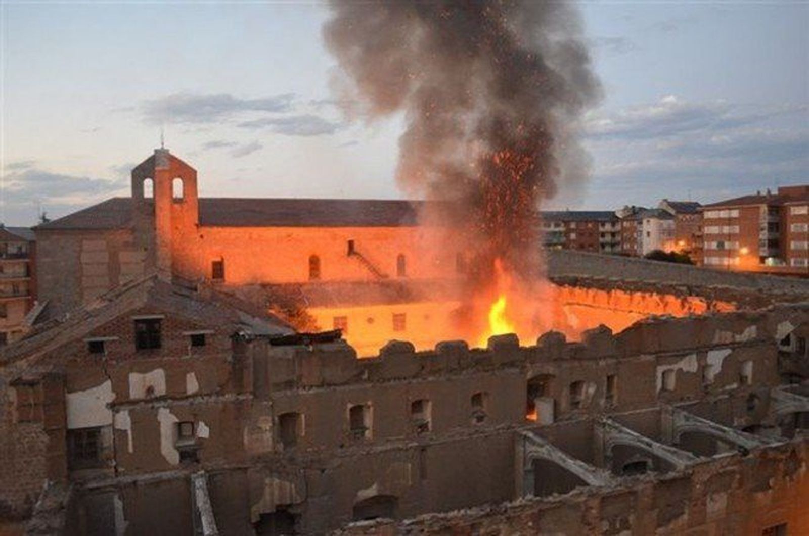 Trato pide a Junta y Ayuntamiento la compra de Las Gordillas