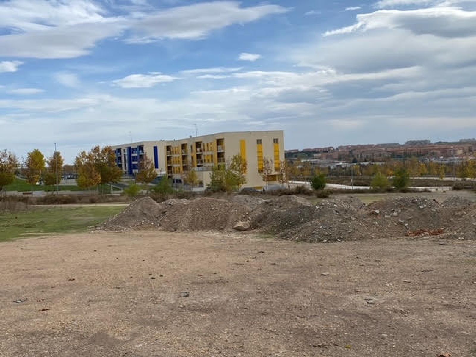 Escombros en Huerta Otea