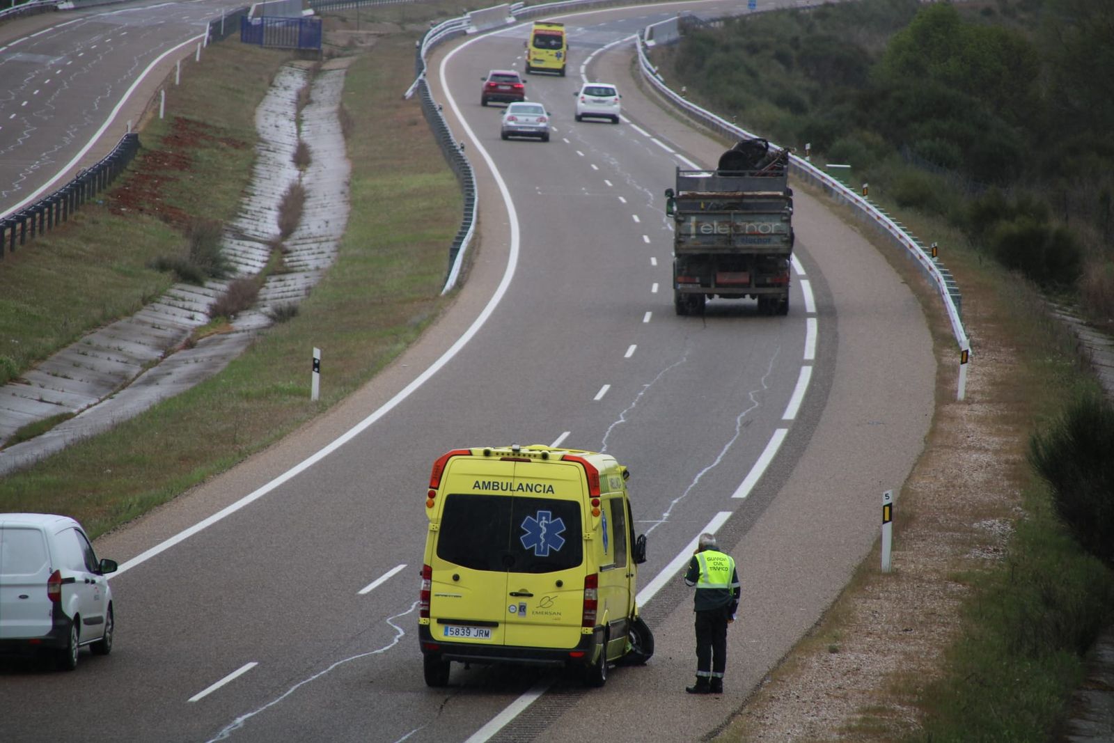 Herida una mujer tras una colisión entre un coche y una ambulancia