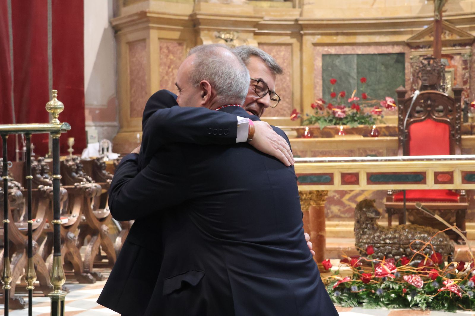 entrada-de-nuevos-hermanos-de-la-cofradia-del-silencio-7