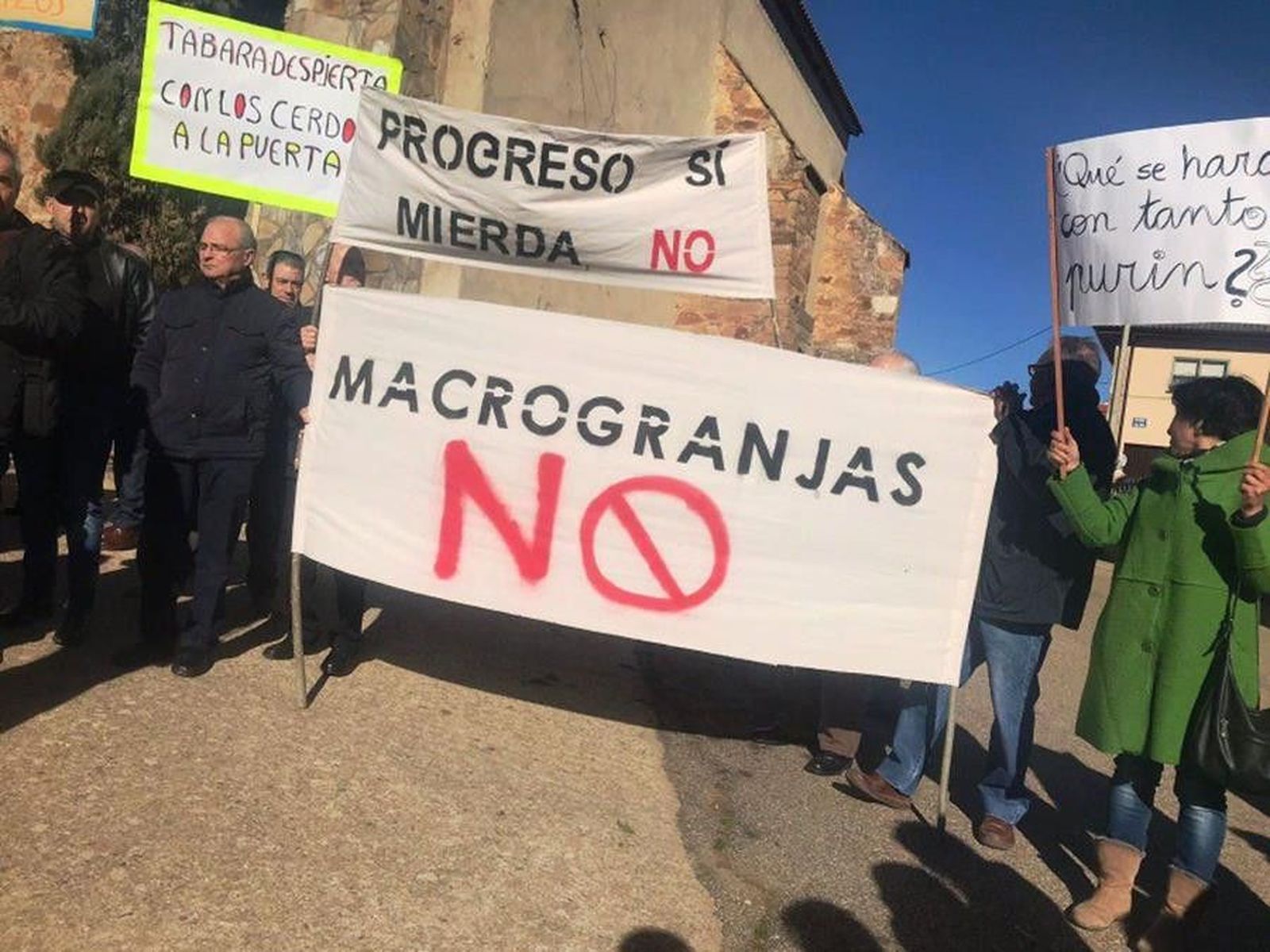 DUujLHVXUAAP8Vp (Copy)