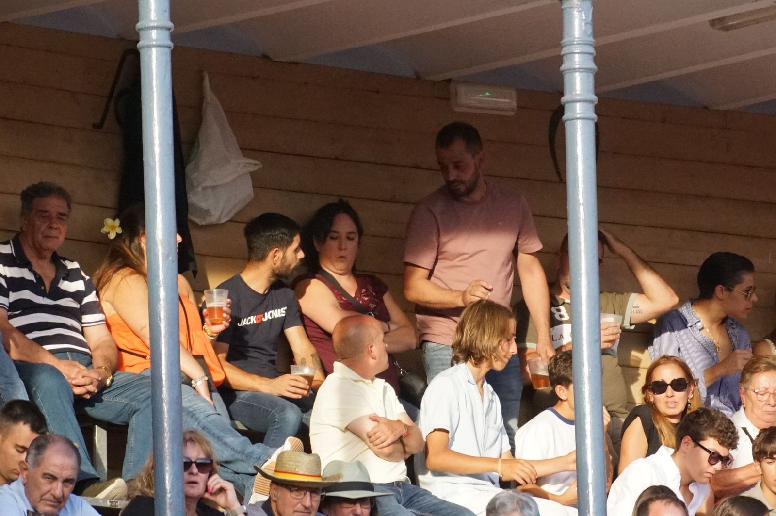 Así han vivido los salmantinos el primer festejo de la feria taurina 2025: imágenes del ambiente en los tendidos y en el patio de cuadrillas