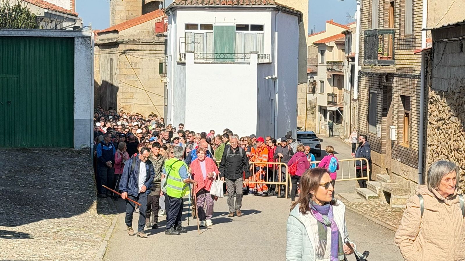 Marcha senderiesta mieza