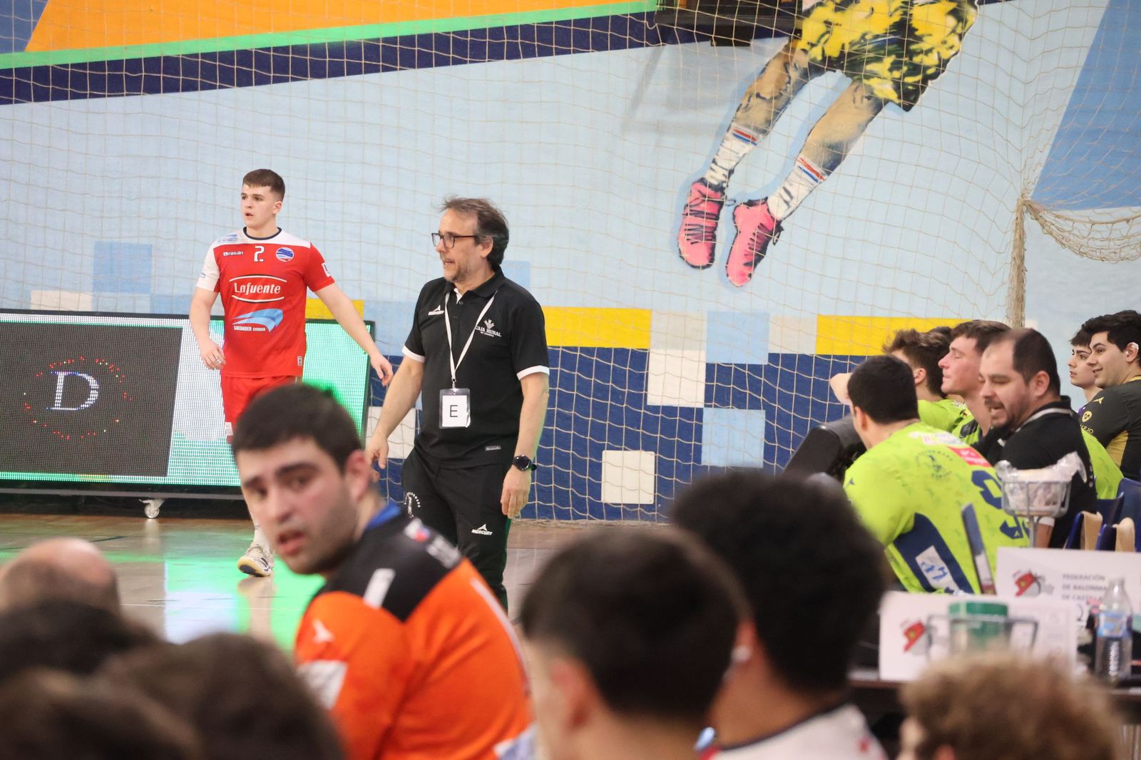 GALERÍA | Revive el apasionante duelo entre el Balonmano Zamora y el Ciudad de Santander