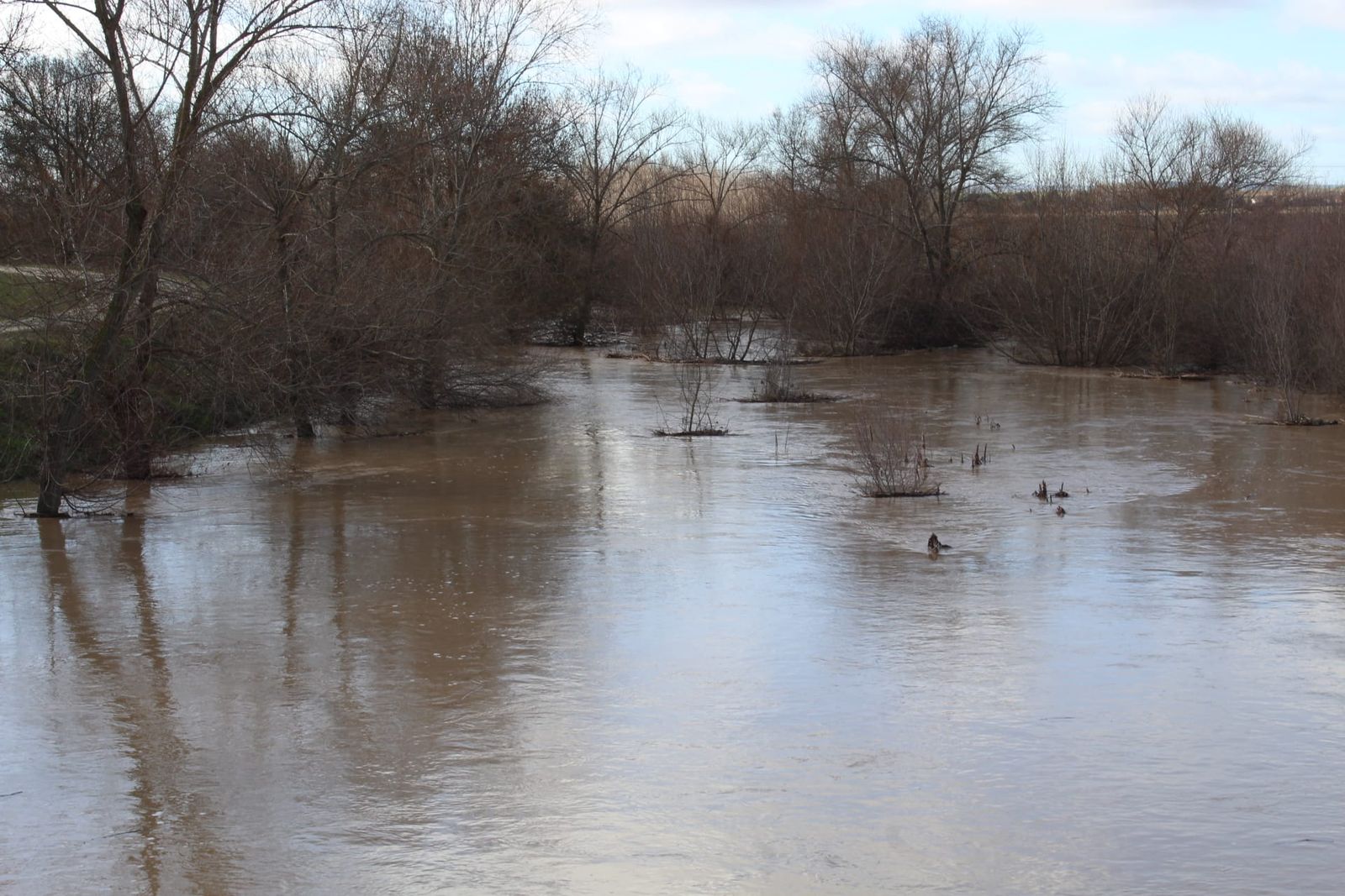 el-rio-almar-entra-en-alerta-asi-se-encuentra-en-alconada-7