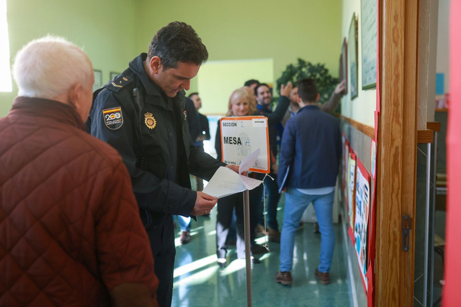 El 1 1 2 recibe 14 avisos por incidentes en colegios electorales