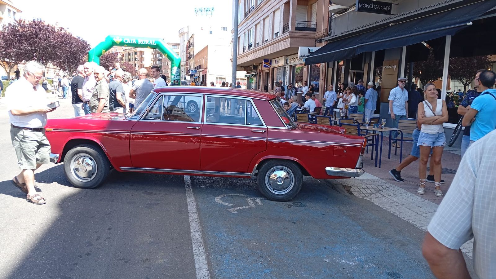 Concentración Vehículos Clásicos Benavente (2).jpeg