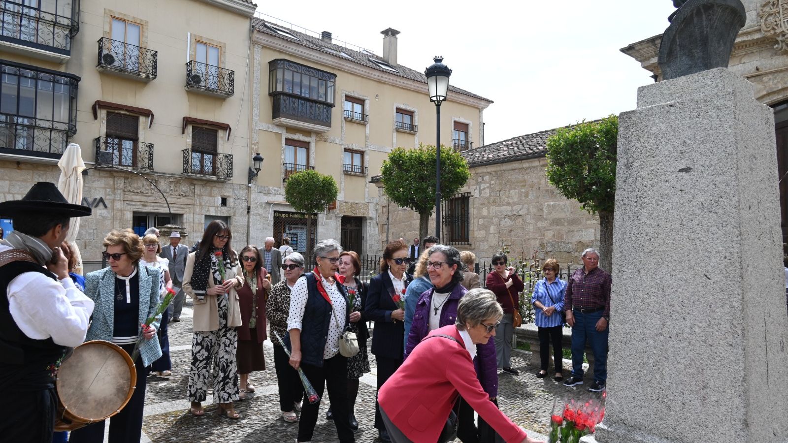 Ciudad Rodrigo dedica su ofrenda anual del Botón Charro a Dámaso Ledesma