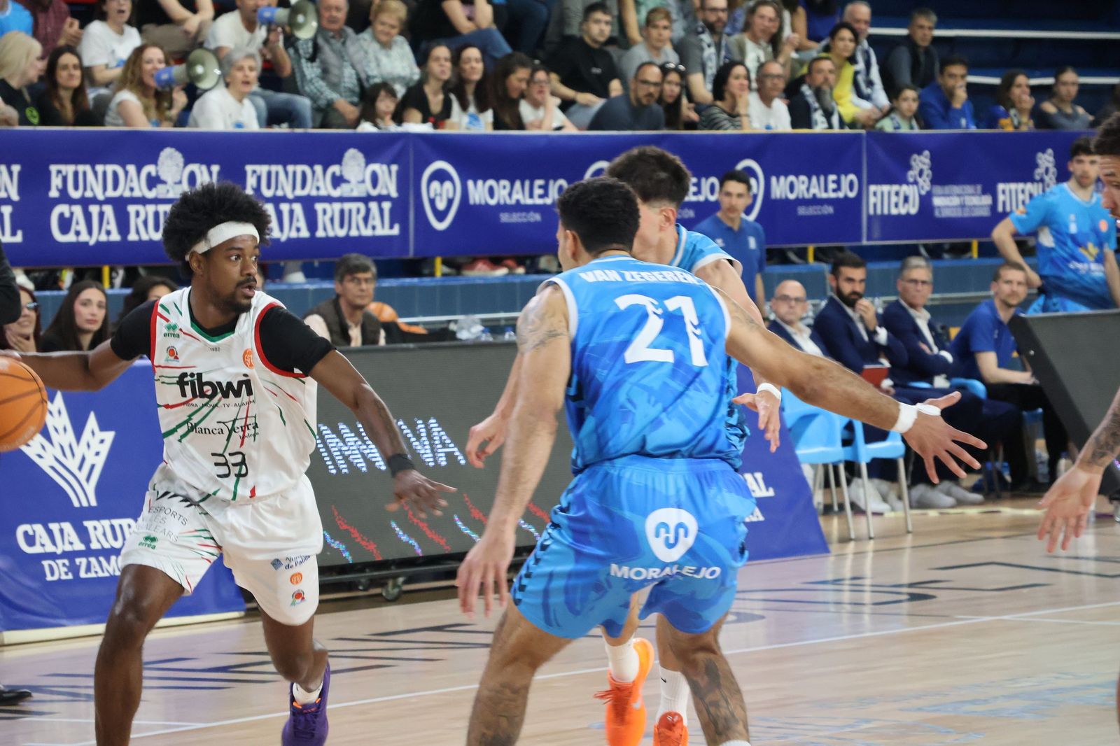 GALERÍA | El encuentro entre el CB Zamora y el Mallorca Basket, en imágenes