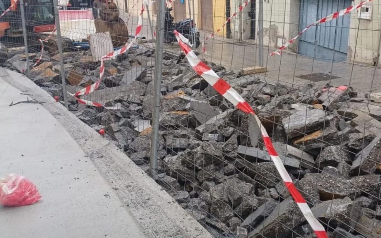 Las obras para la instalación de los contenedores soterrados