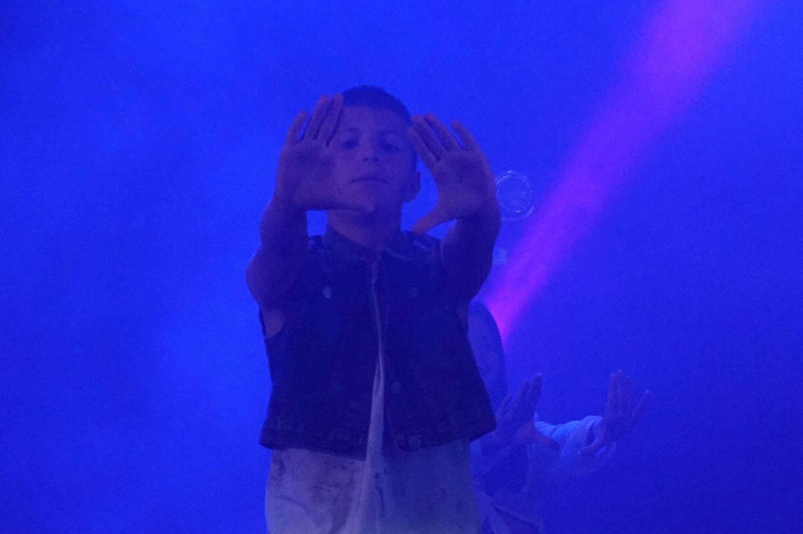 Emoción y creatividad en la primera cita del Play Back infantil en Alba de Tormes