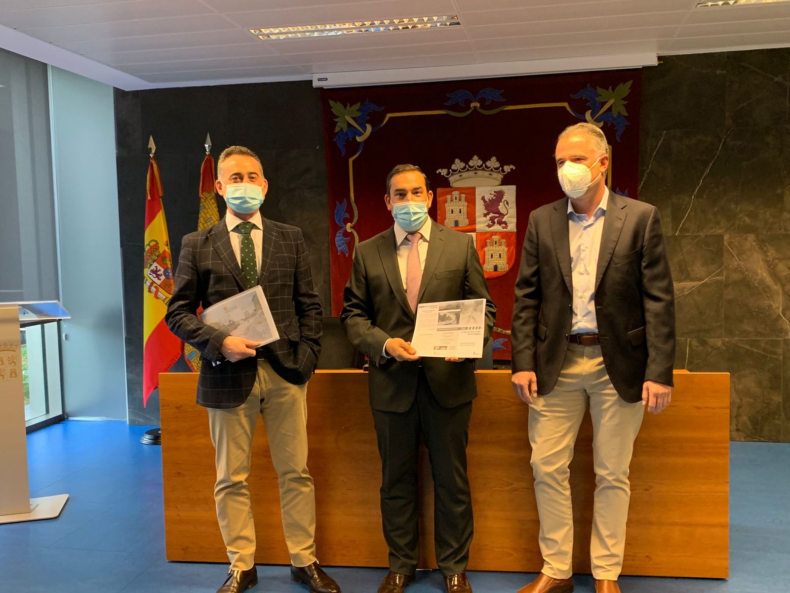 La Junta planifica sus actuaciones ante los riesgos invernales con una campaña para minimizar los efectos negativos de la nieve.