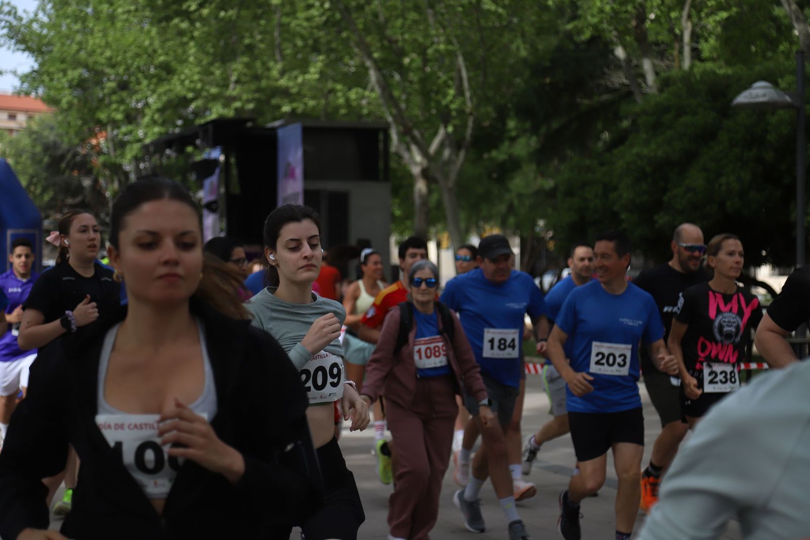 Carrera y marcha por el Día de Castilla y León en Zamora
