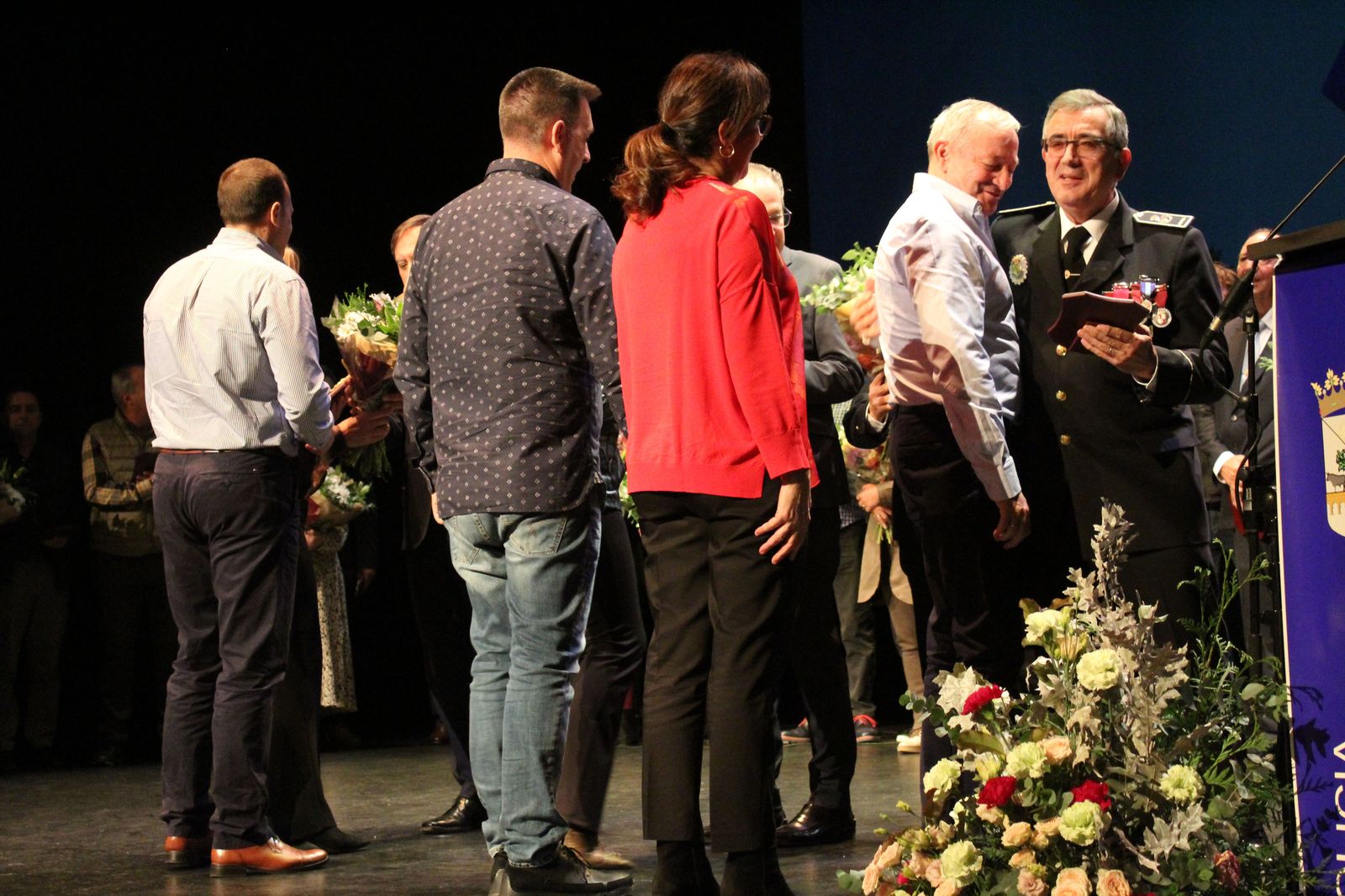 entrega-de-medallas-de-reconocimiento-a-la-policia-local-52