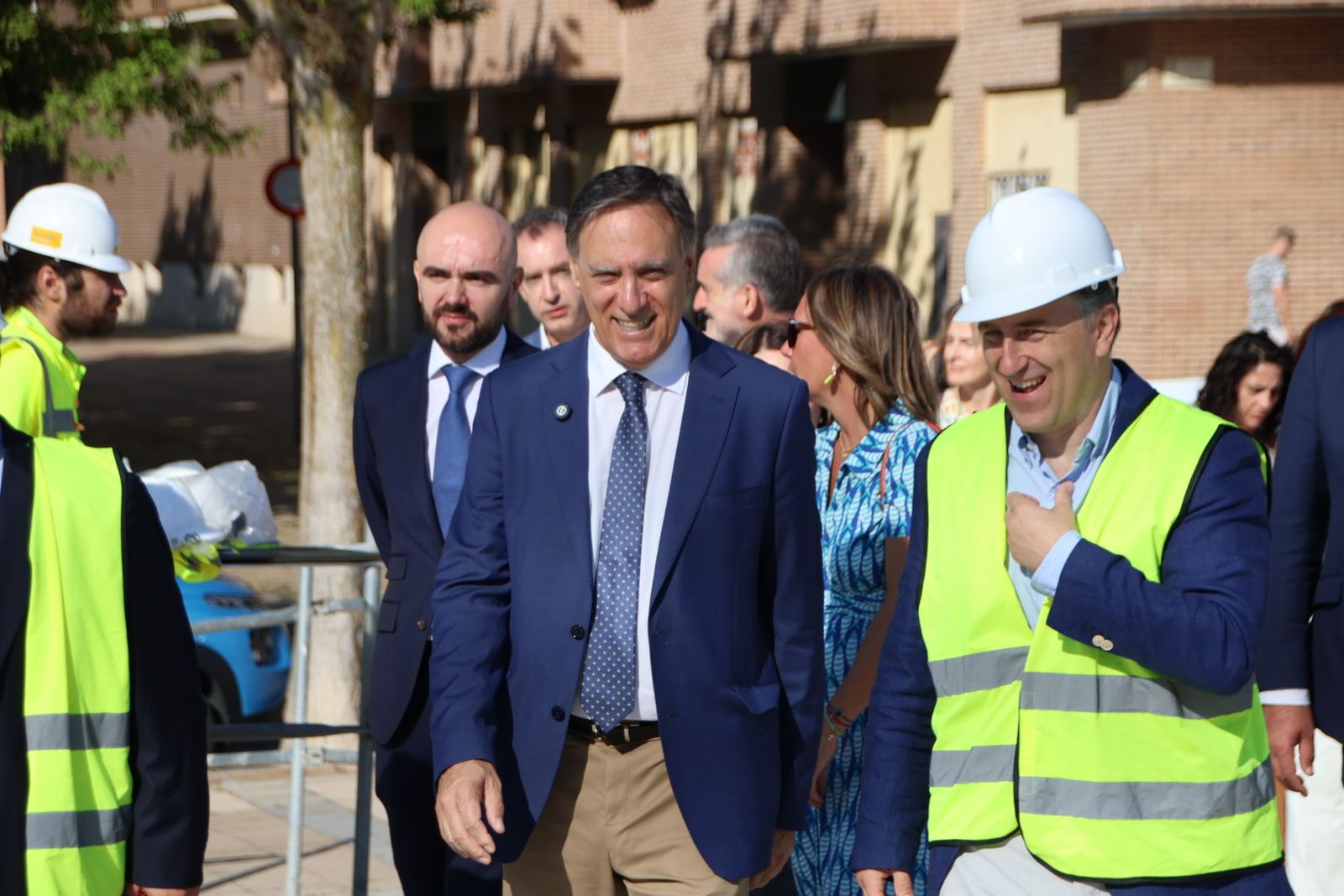El consejero de Sanidad, Alejandro Vázquez Ramos, visita las obras del centro de salud Prosperidad