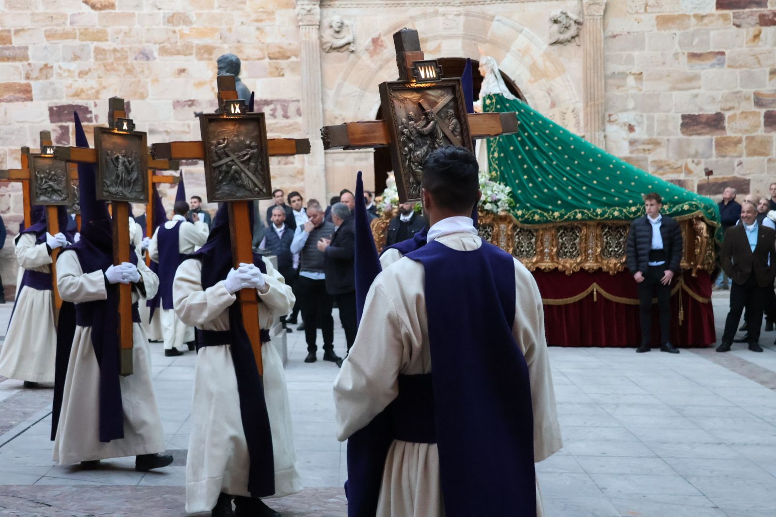 GALERÍA | Revive en imágenes la procesión de Jesús del Vía Crucis