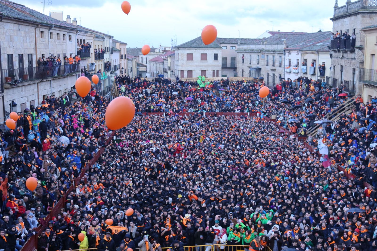Gran ambiente en el inicio del Carnaval del Toro 2026: el Campanazo en imágenes