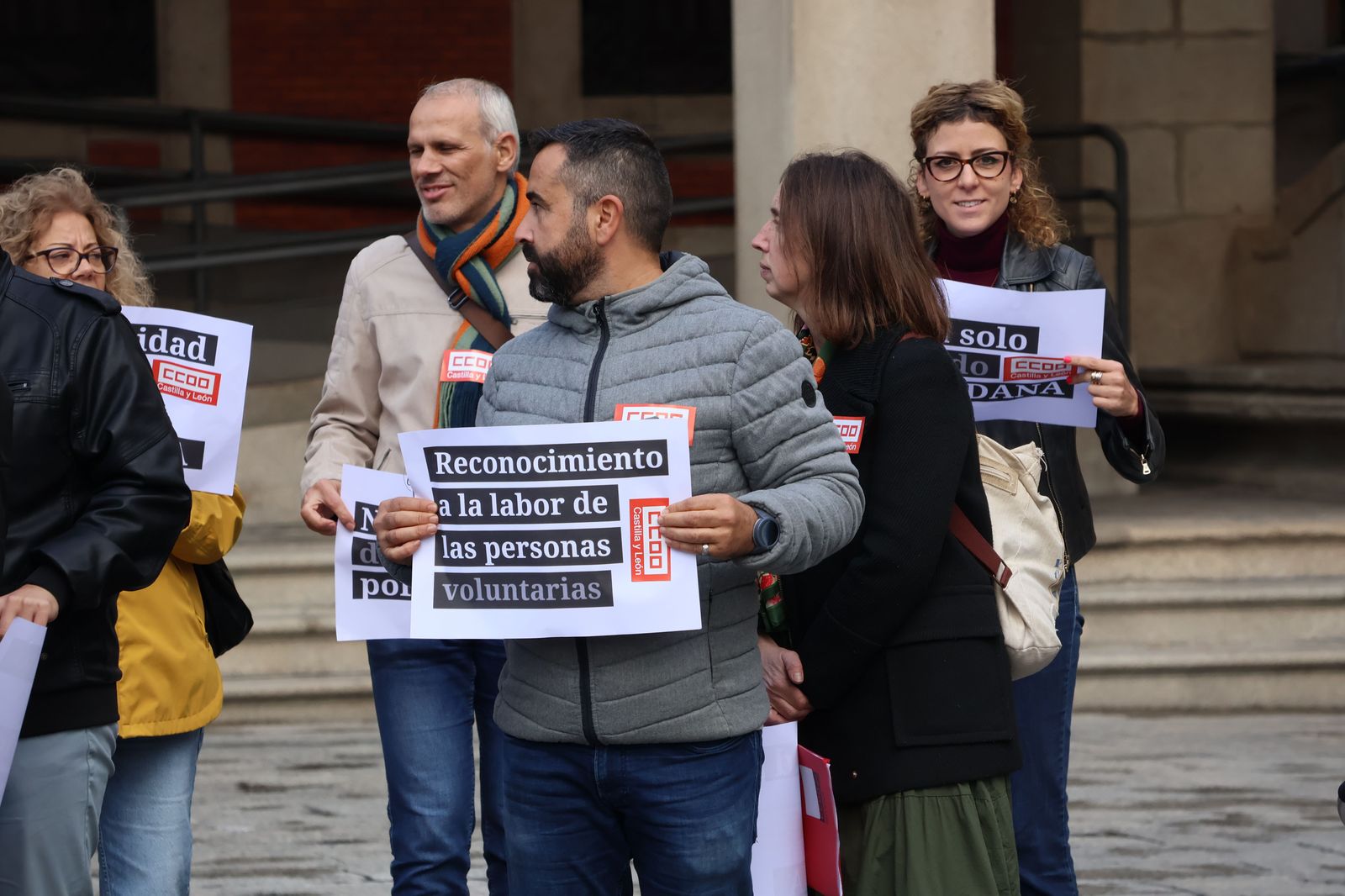 manifestacion-de-los-sindicatos-frente-al-ayuntamiento-7