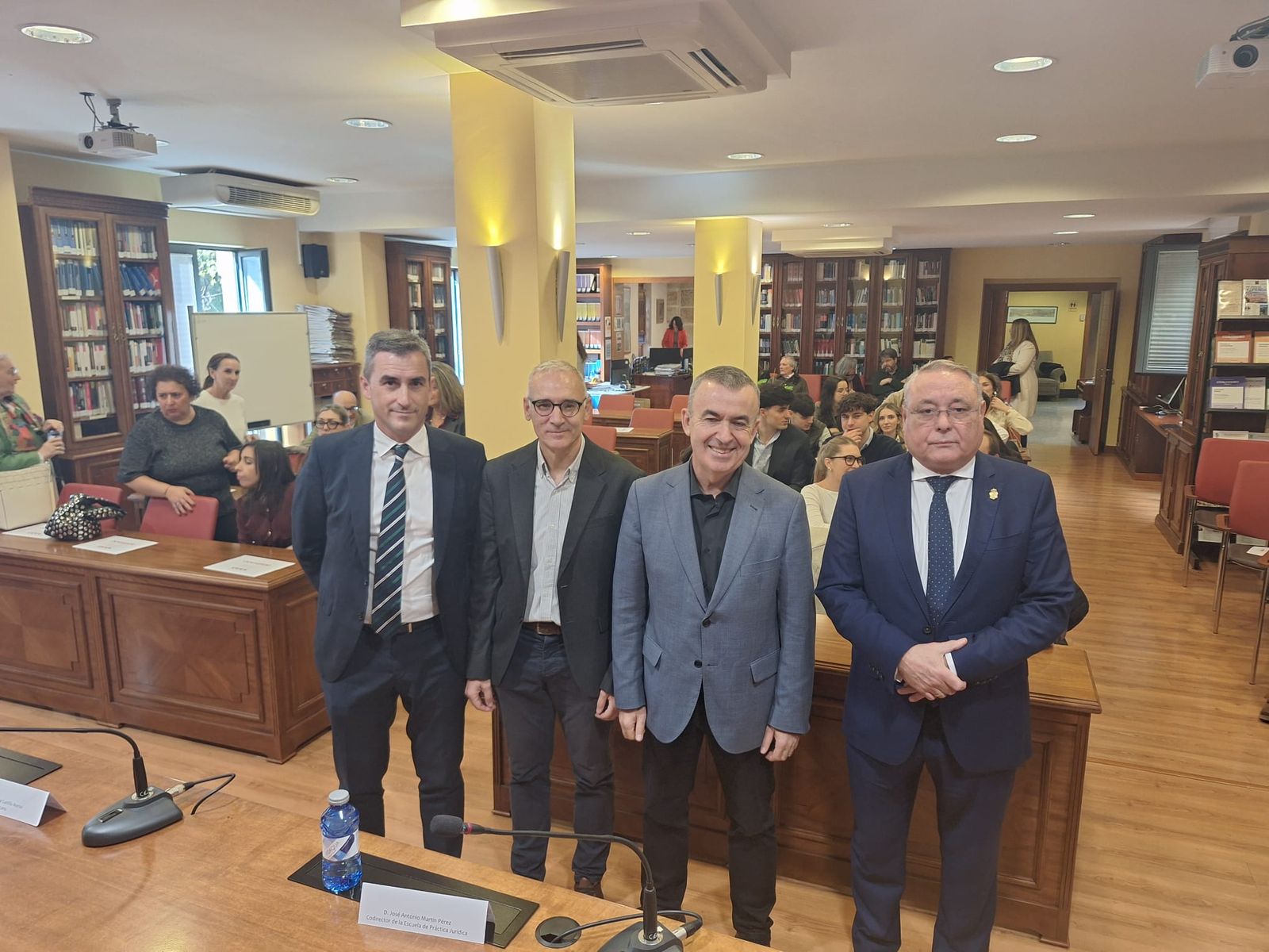 Lorenzo Silva inaugura el nuevo curso académico de la Escuela de Práctica Jurídica de la Universidad de Salamanca (1)