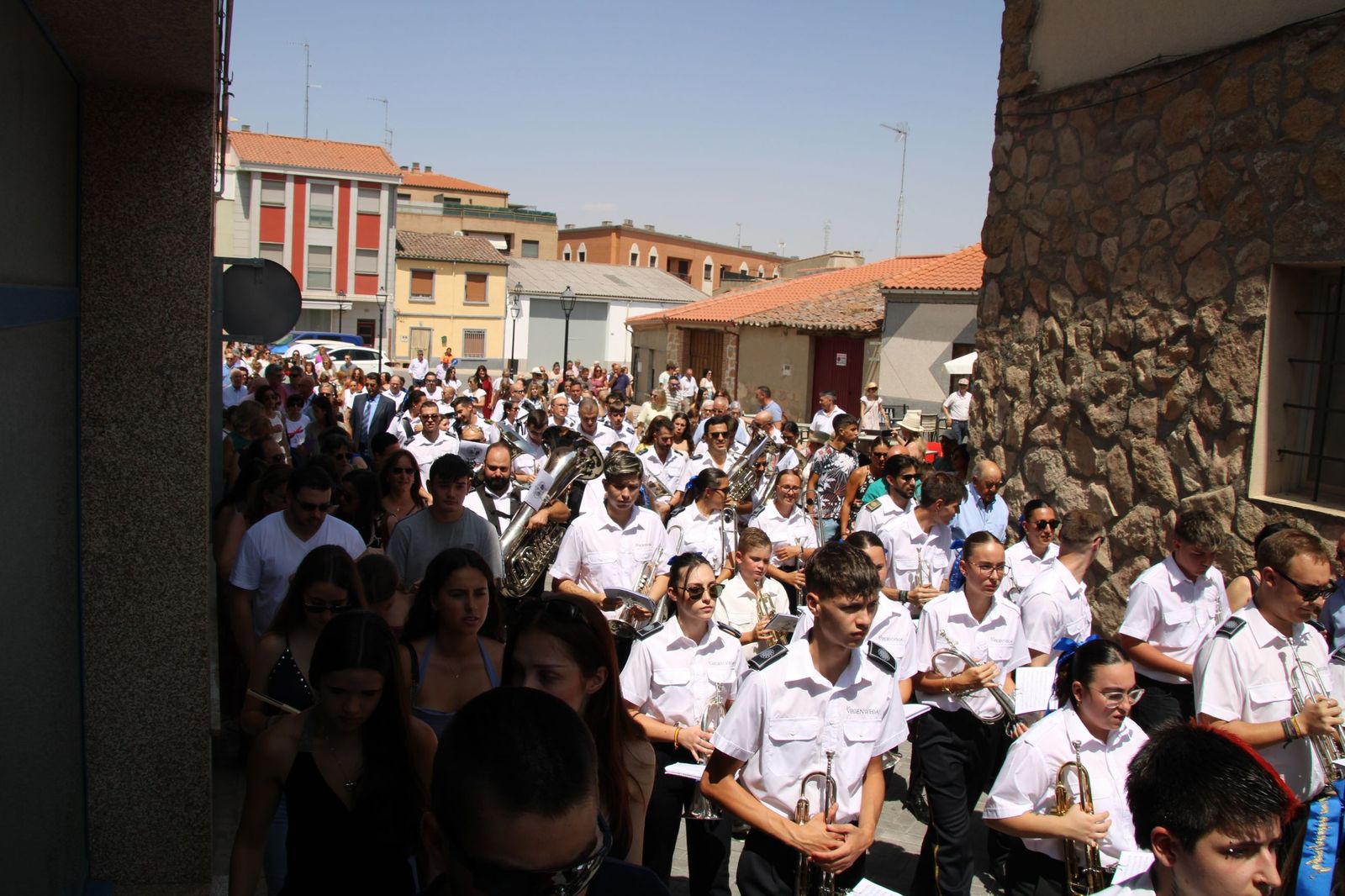 Procesión en honor al Cristo de las Batallas en Castellanos de Moriscos
