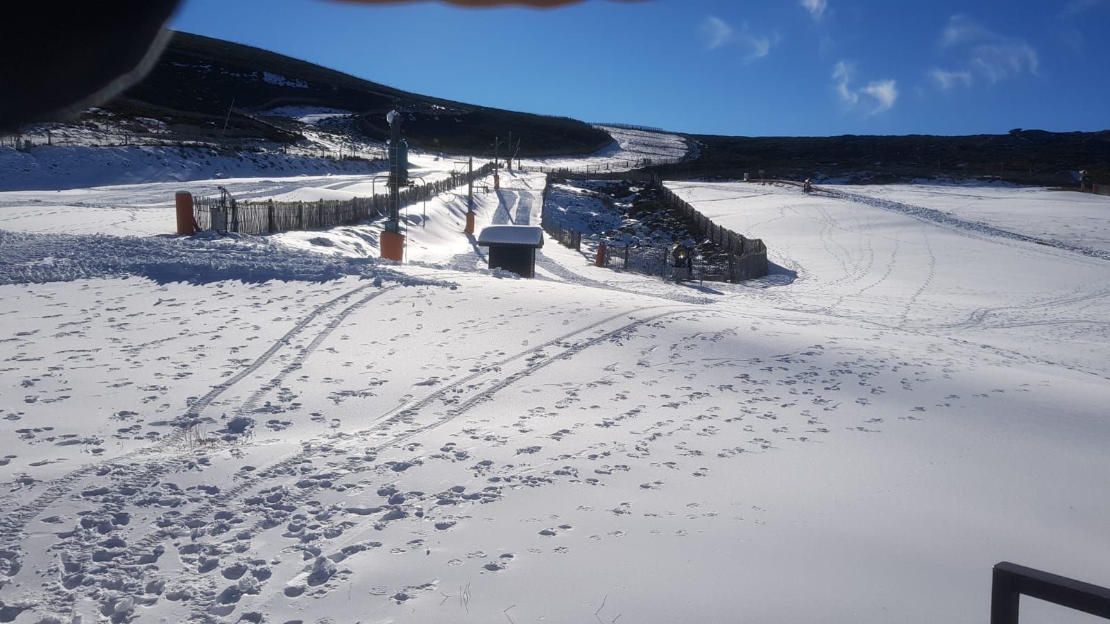 Covatilla, pista de debutantes 2022. Foto de archivo Covatilla, pista de debutantes 2022. Foto de archivo