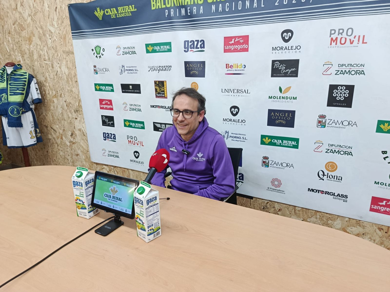 Félix Mojón en rueda de prensa previa Balonmano Salamanca