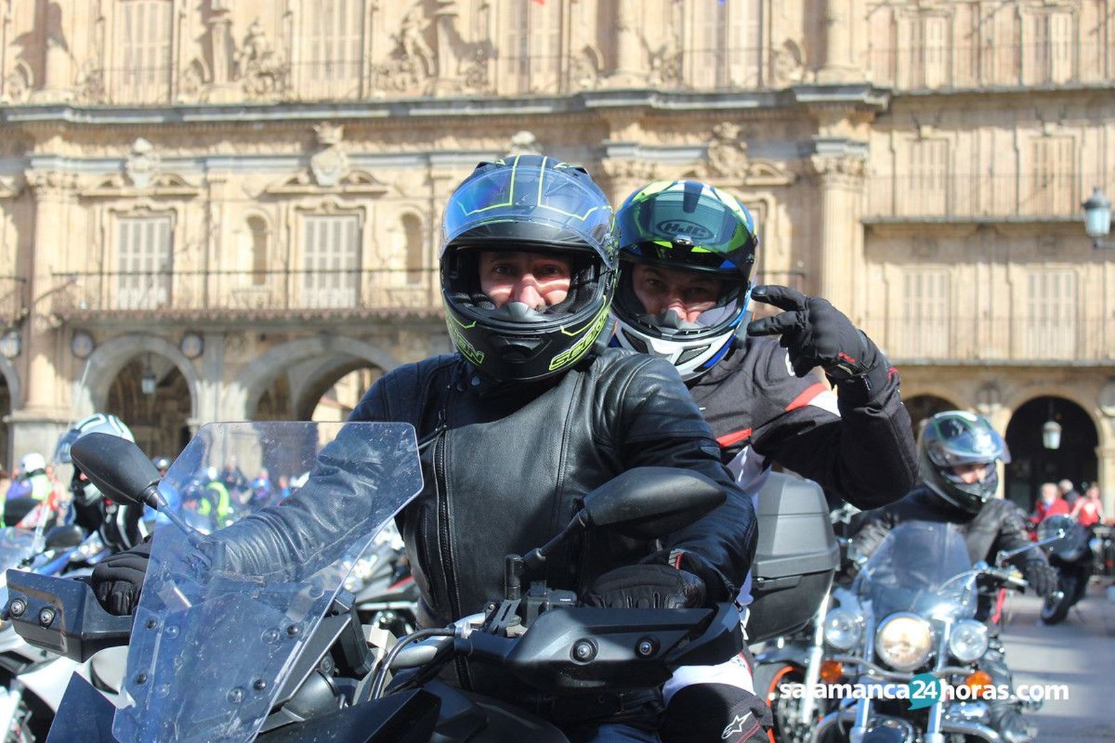 Exhibicion motos en la plaza mayor (28)