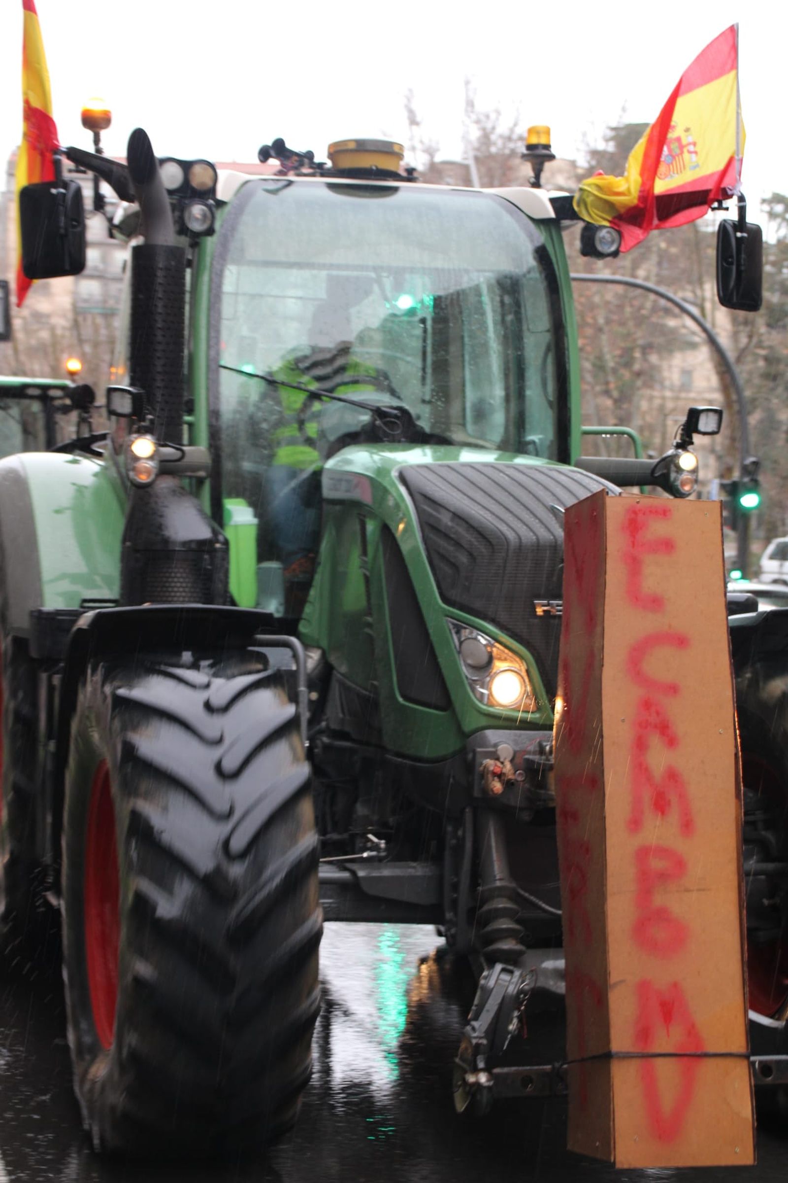 En imágenes la marcha con tractores y vehículos de campo en Salamanca en protesta contra Mercosur