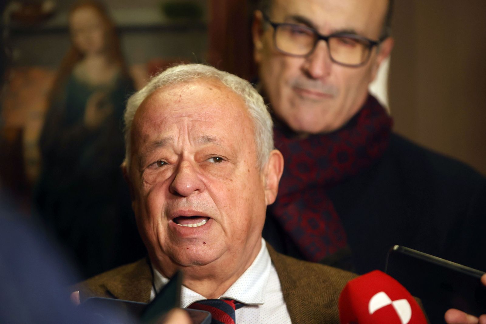 JL Leal  ICAL. El consejero de Cultura, Turismo y Deporte, Gonzalo Santonja, presenta la adecuación de la iglesia de la Asunción para la exposición de tablas policromadas de Fernando Gallego