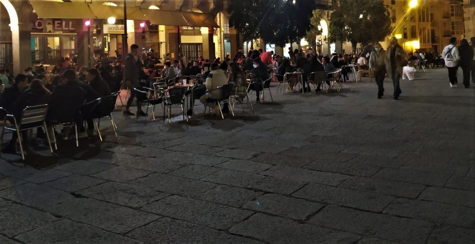 Semana Santa: prohibidas las reuniones en viviendas de personas no convivientes y un máximo de seis en espacios al aire libre