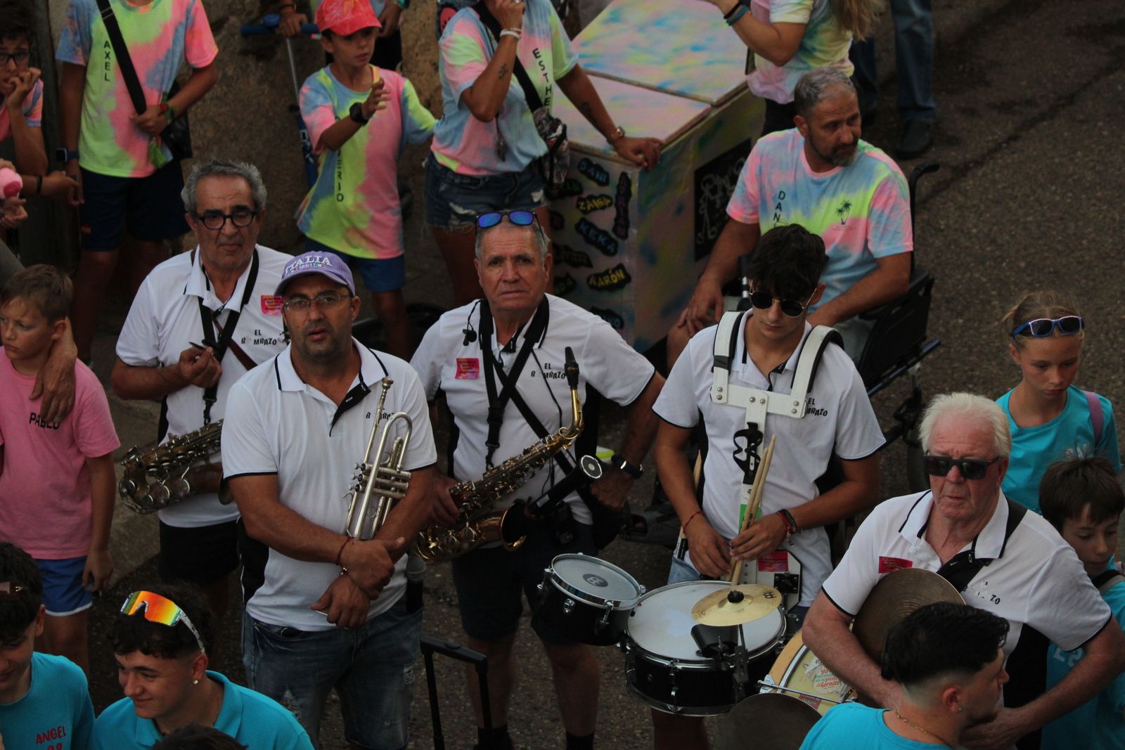 Doñinos de Salamanca. Pregón a cargo de la Asociación Noonan con Celia Vega Cepriá. Acto amenizado con sangría y la charanga El bombazo.