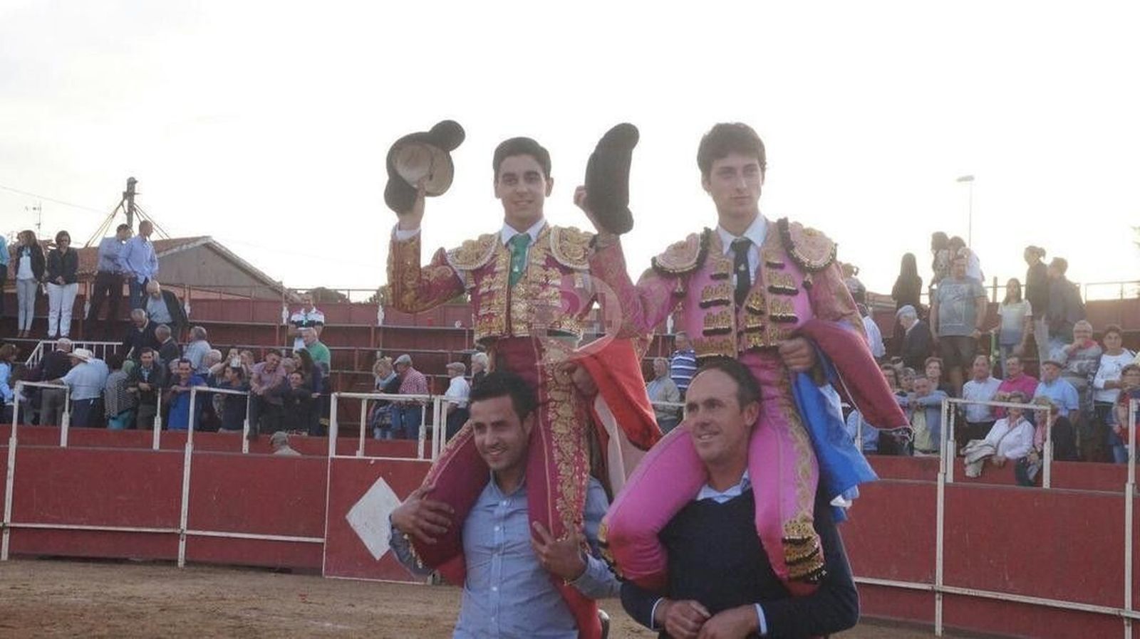 Antonio Grande y Alfonso Ortiz salen a hombros en Tamames