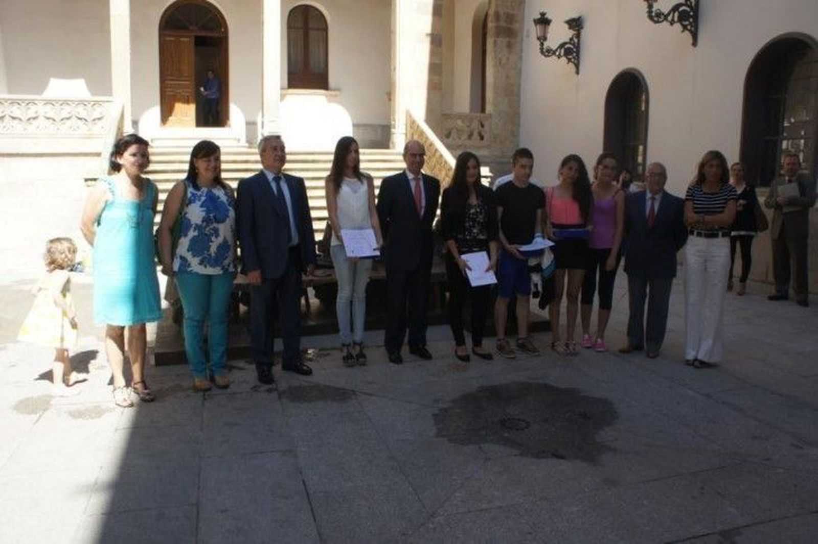 Alumnos del Instituto Ramos del Manzano vencen en el concurso 'Los tributos locales mejoran mi pueblo'